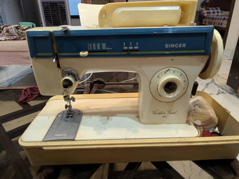 SINGER SEWING MACHINE 3