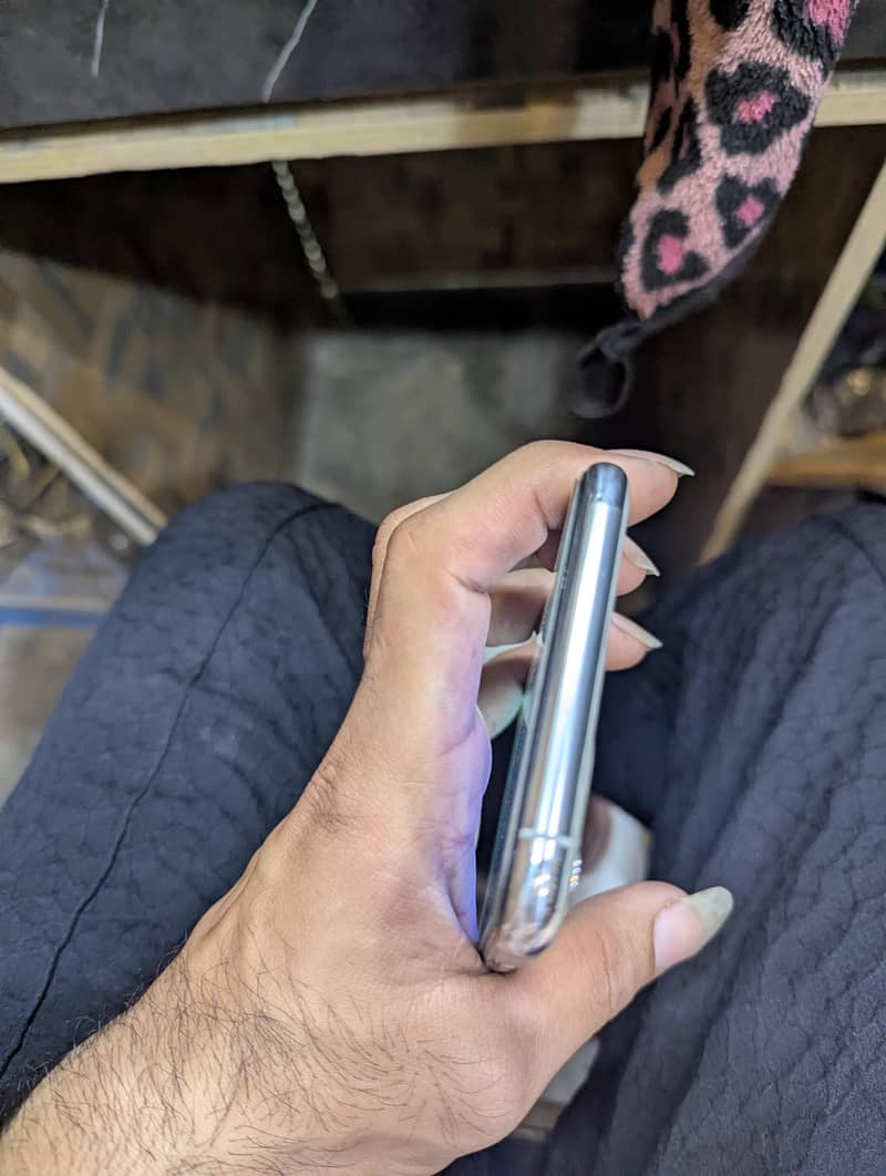 Apple iPhone 11 Pro Max 3