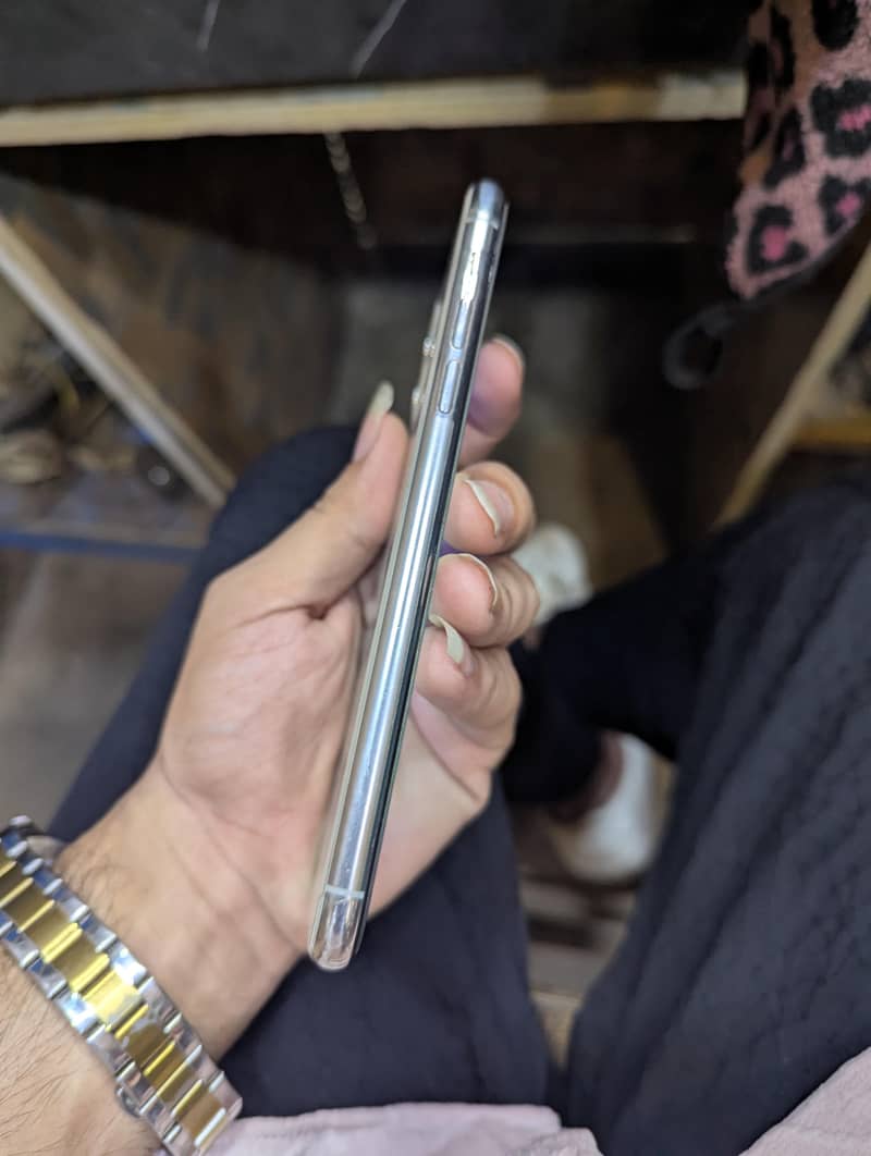 Apple iPhone 11 Pro Max 5