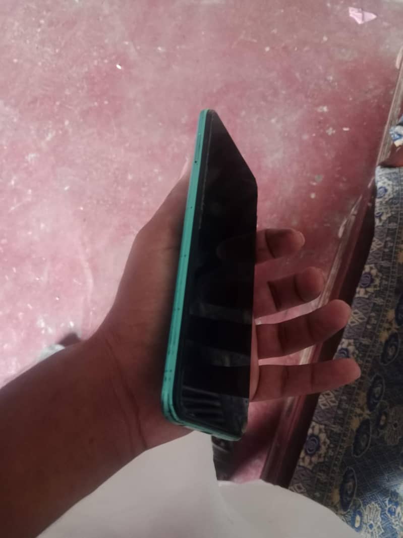 Tecno Spark 8C 1