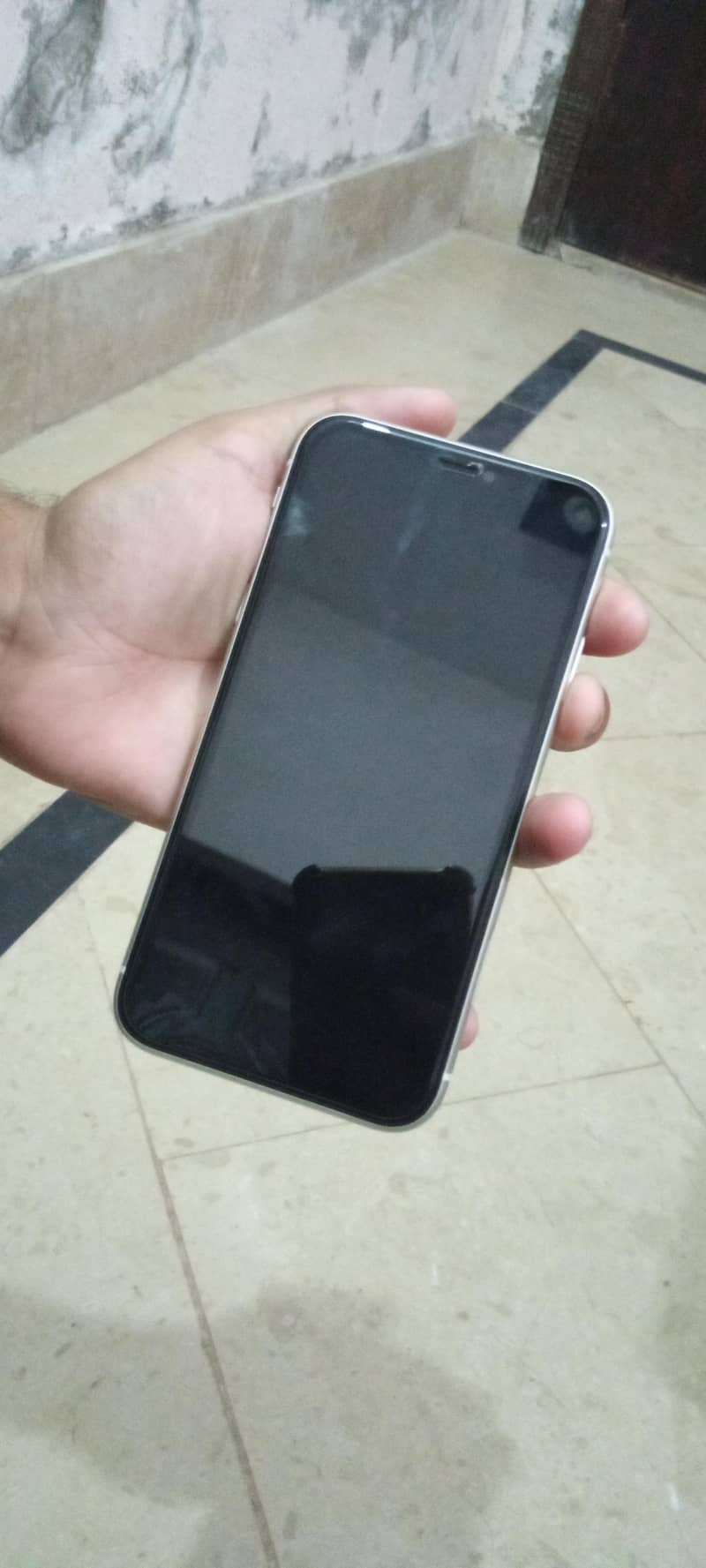 Apple iPhone 11 4