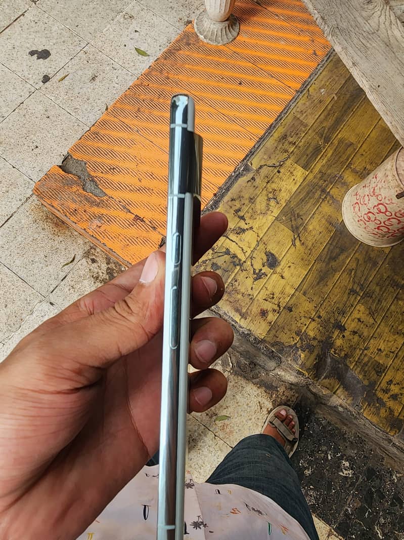 Google Pixel 8 Pro 3