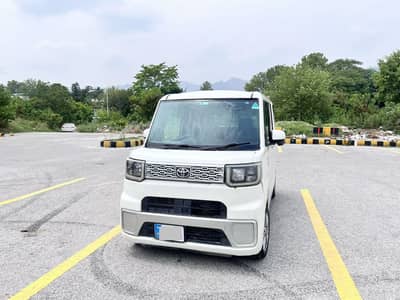 Daihatsu Wake 2015