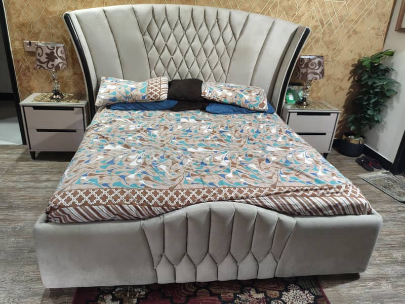 King Bed with Dressing 0