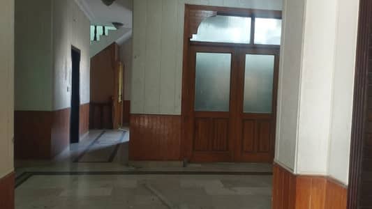 to bedroom open basement for rent at Marla demand 75000