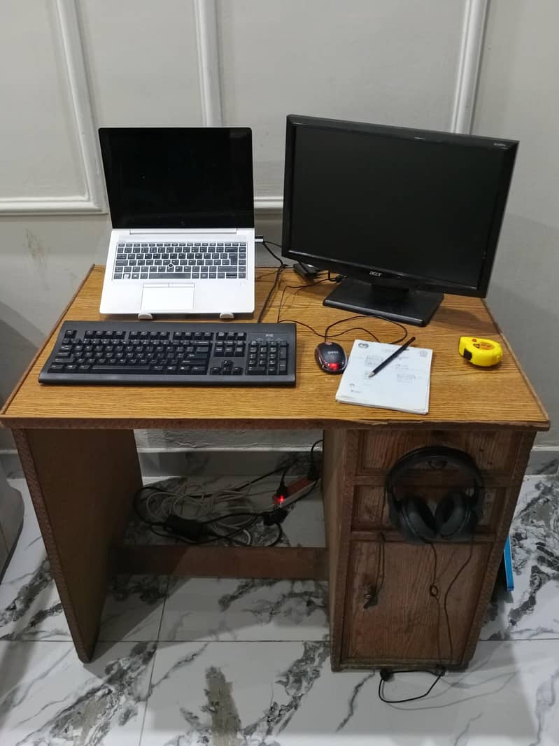 Study / office PC/ desktop table 1