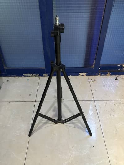 9 feet extendable tripod
