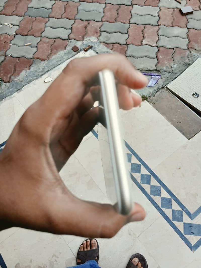 Apple iPhone 6 Plus 2