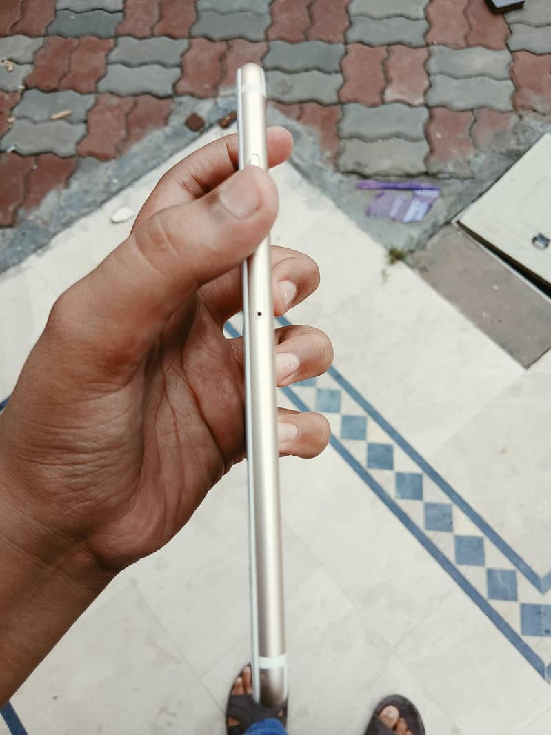 Apple iPhone 6 Plus 3