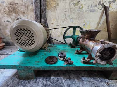 Qeema Machine original Condition