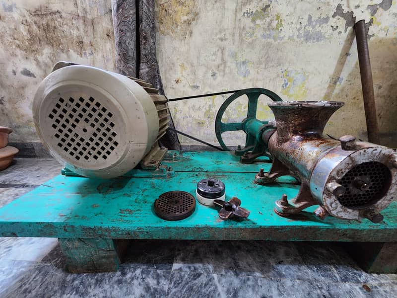 Qeema Machine original Condition 0