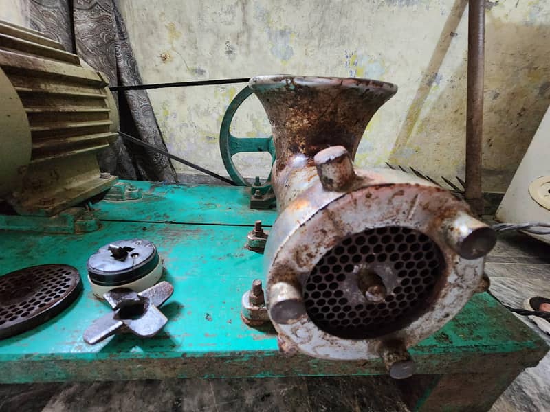 Qeema Machine original Condition 8