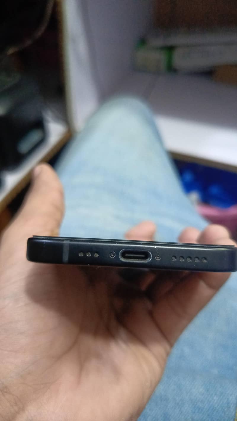 Apple iPhone 15 4