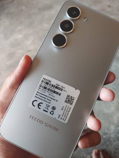 Tecno spark 40 pro