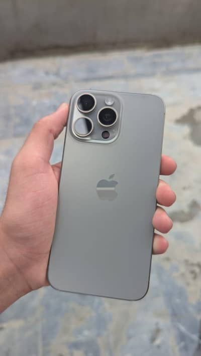 iPhone 15 Pro Max jv