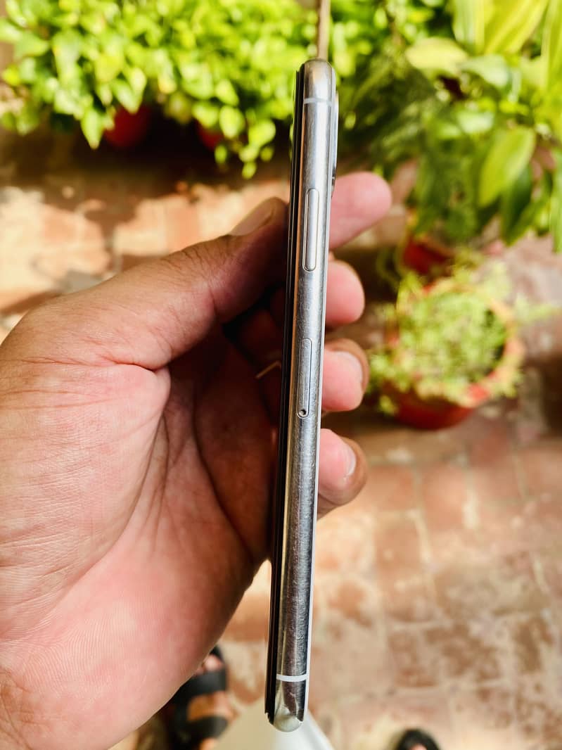 Apple iPhone X 2