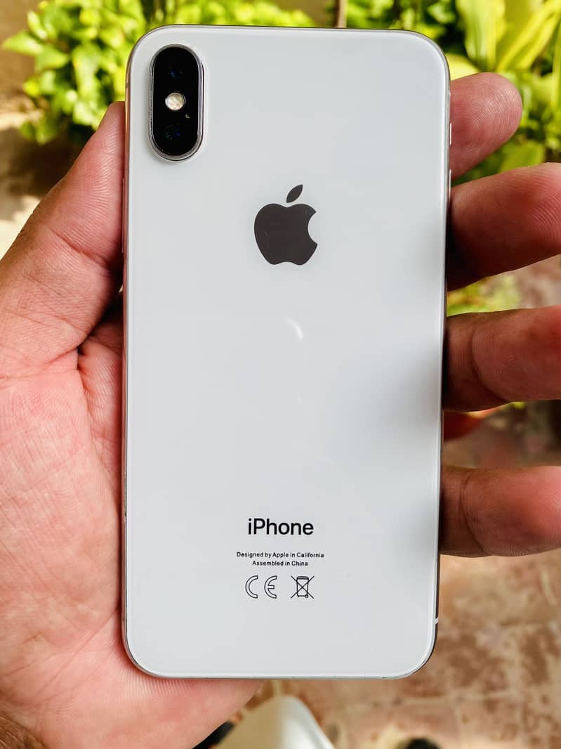 Apple iPhone X 3