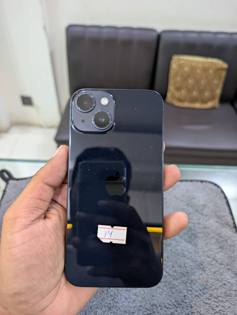 Apple iPhone 13 4
