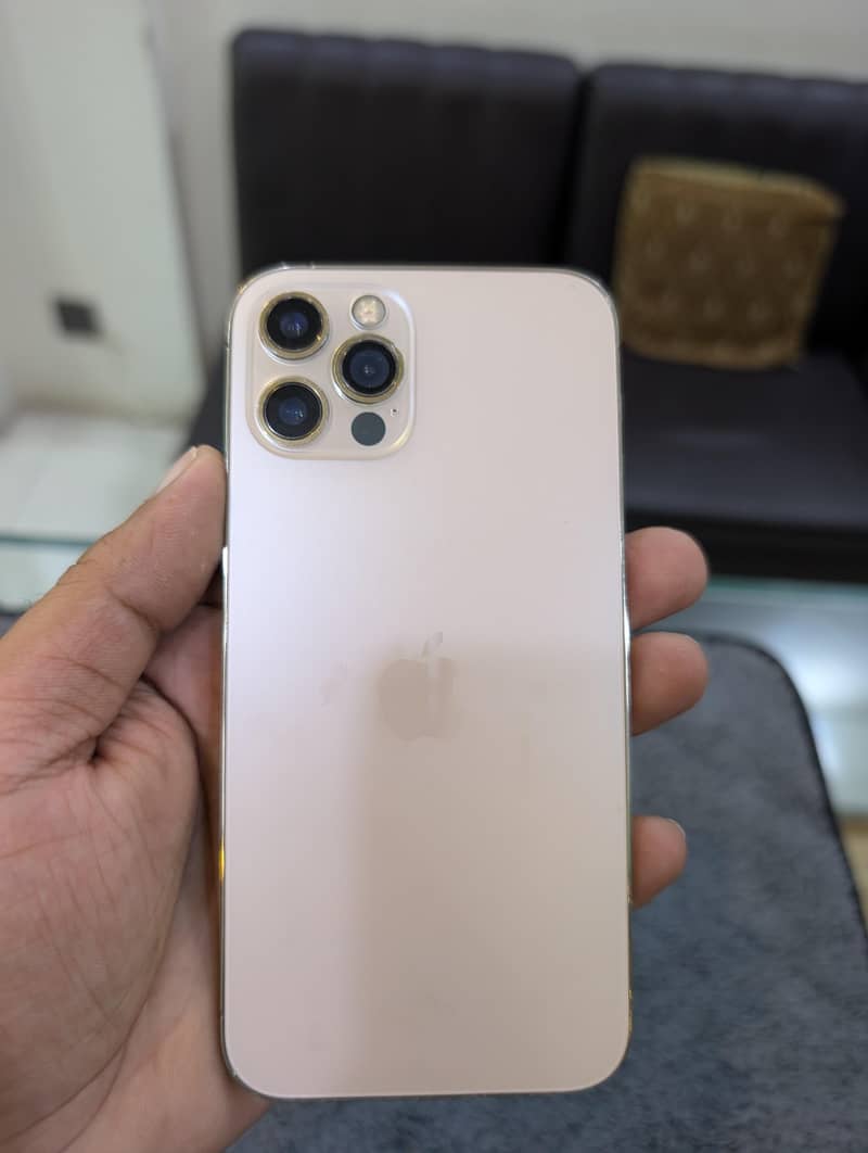 Apple iPhone 13 6
