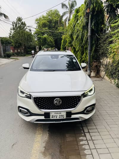 MG HS Trophy TURBO 2021/2022. Full option . brand New conditon