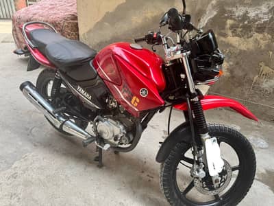 Yamaha YBR 125G 2021 in very good condition for urgent sale