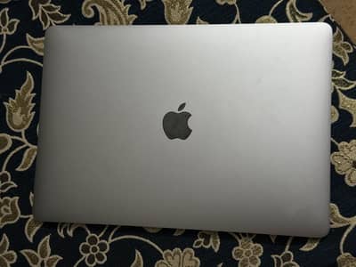 Apple MacBook Pro 13” 2017 | Core i5 3.1GHz | 16GB RAM | 256GB SSD | 4