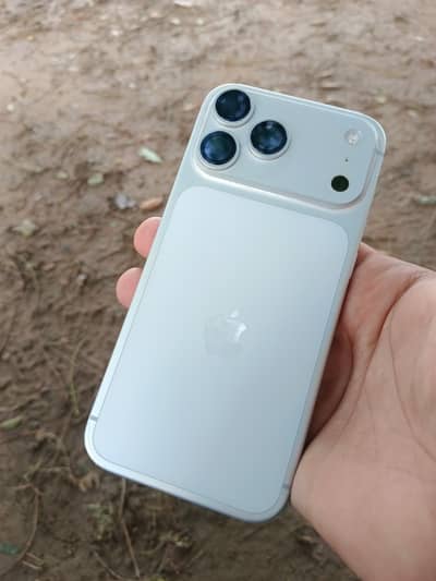 iPhone 17 pro max 10by10 condition