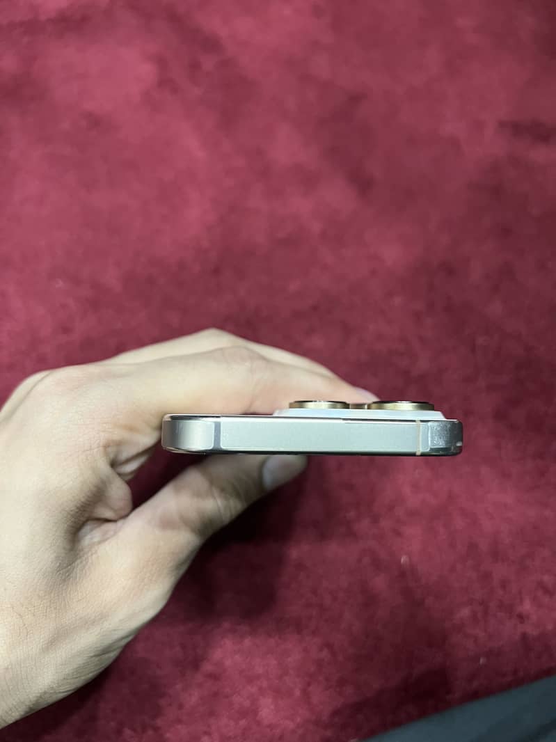 Iphone 16pro jv 1