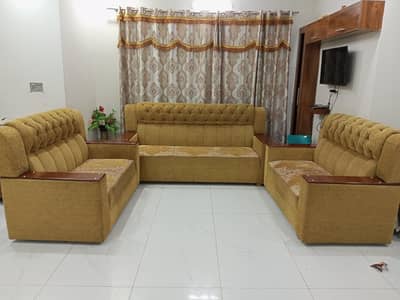 Sofa 7 Seater Lush Condition