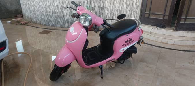 90cc Scooty