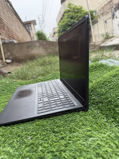 Dell Laptop Ryzen 5 56008 gb ram 256gbssd solid