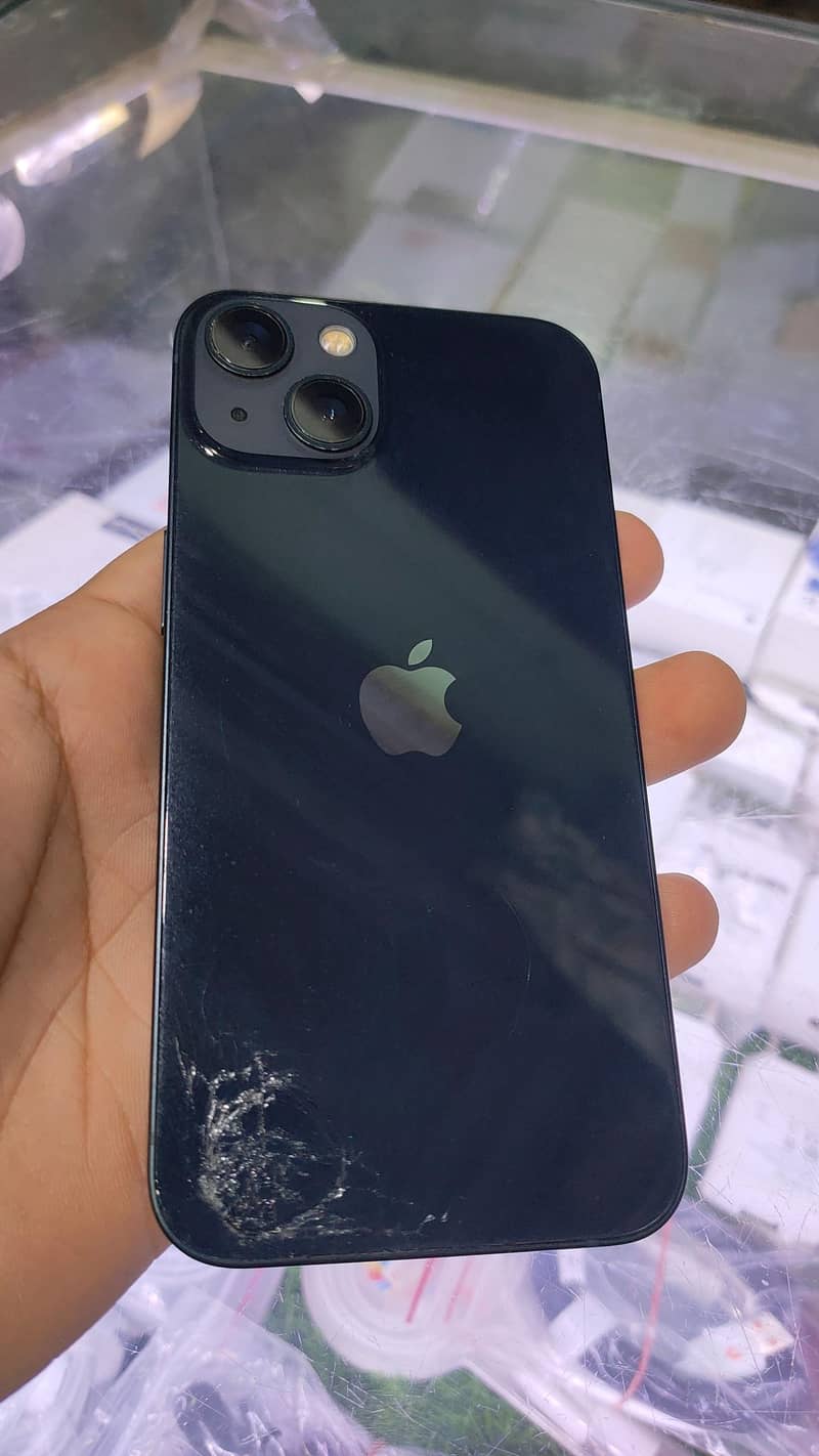 Apple iPhone 13 0