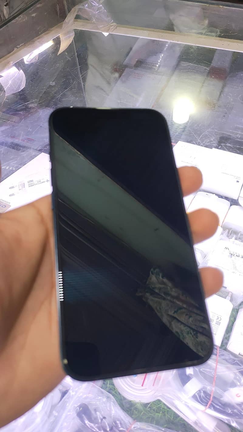 Apple iPhone 13 1