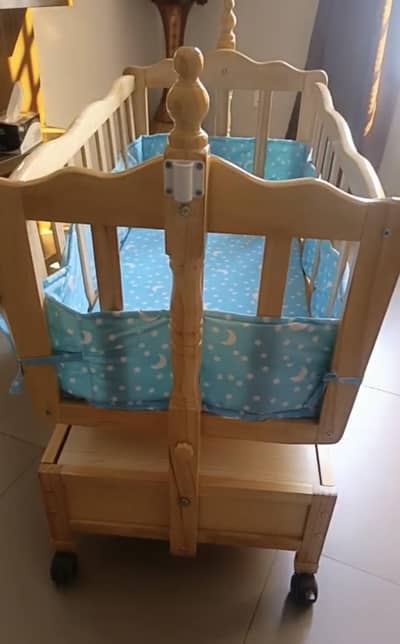 Baby wooden cot/ jhoola