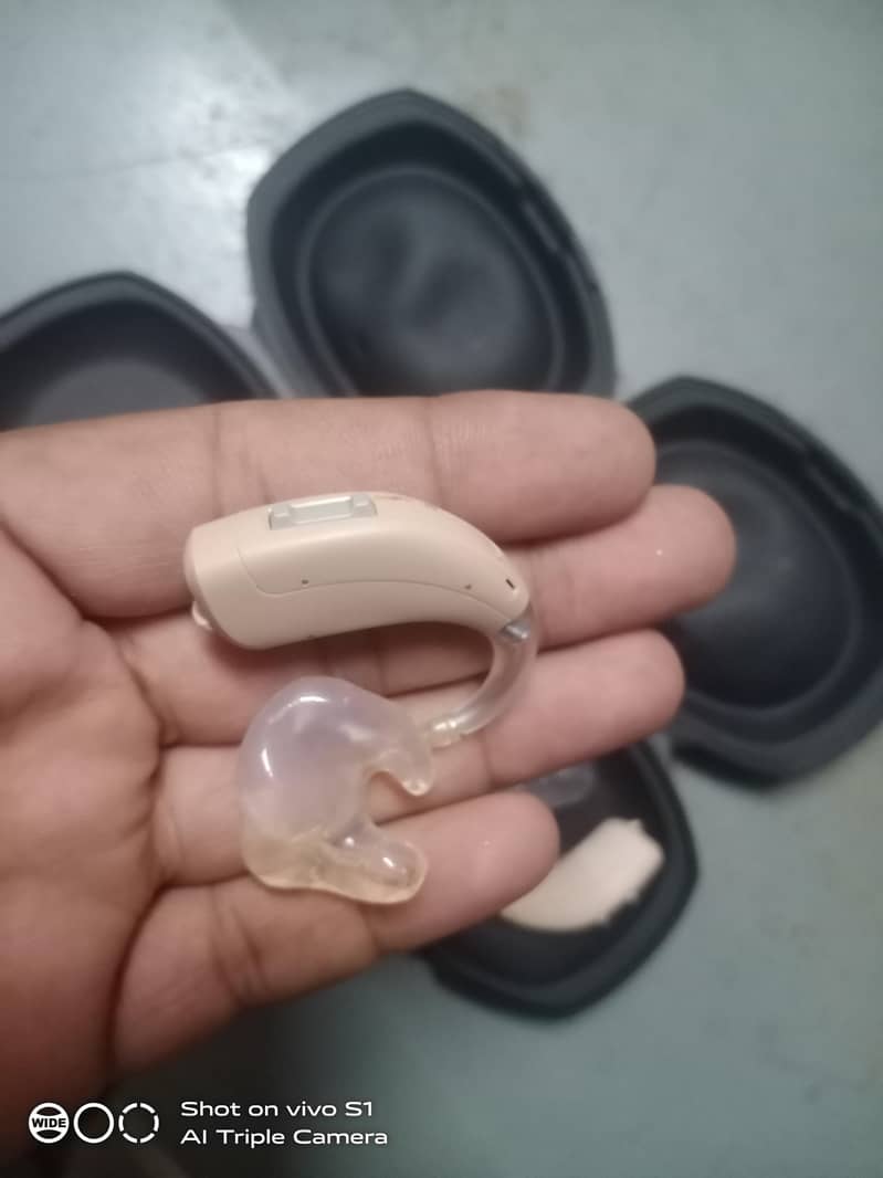 Hearing Aids 0