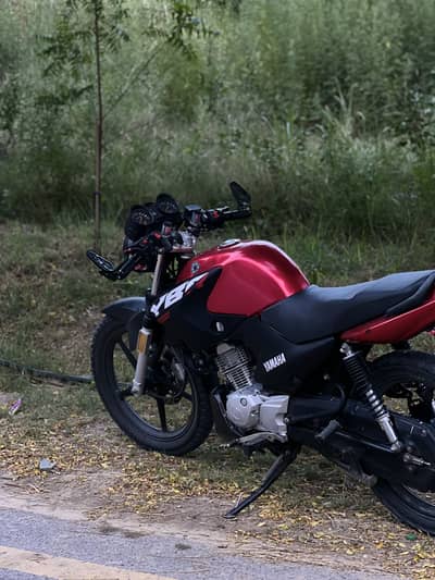 Black yamaha ybr125G for sale