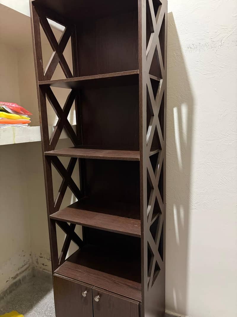 Bookshelf 0