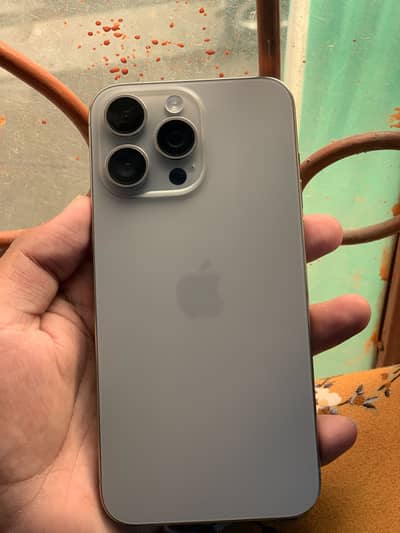 iPhone 15 Pro Max icloud locked