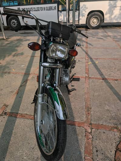 Honda 125cc bilkul new i