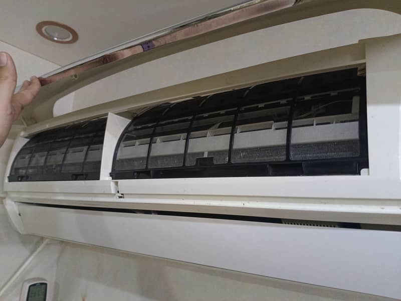 Sharp J-Tech 2 Ton Inverter AC | Excellent condition | Efficient 4