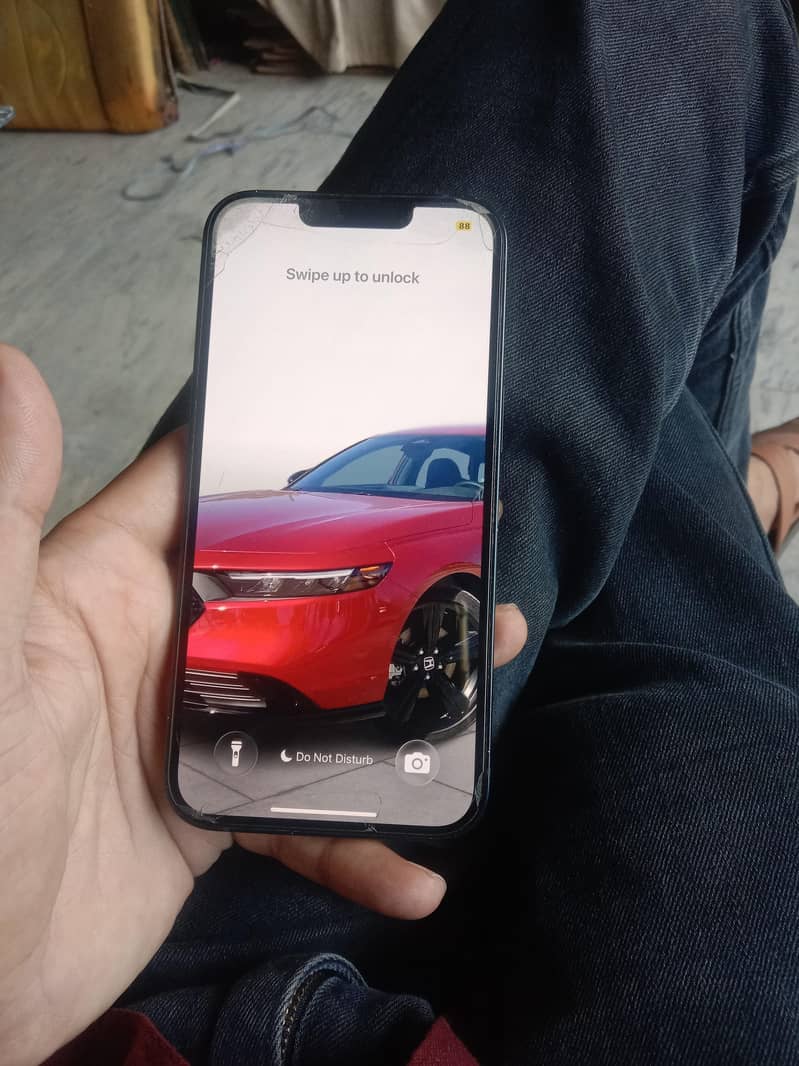 Apple iPhone 13 0