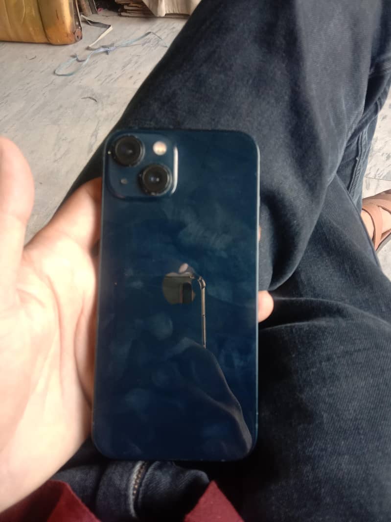 Apple iPhone 13 2