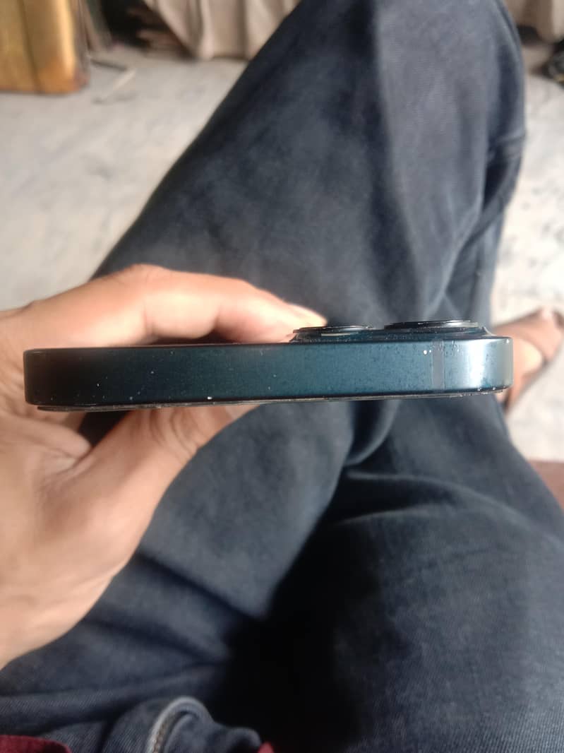 Apple iPhone 13 3