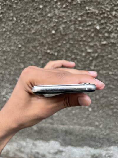 iPhone xs factory unlock