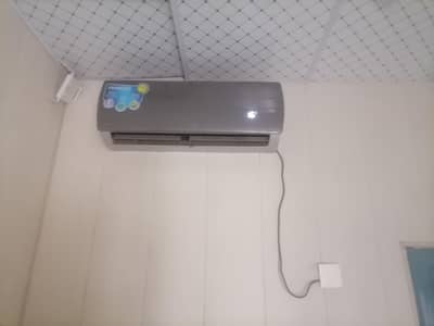 inverter Ac 1 ton neat and clean