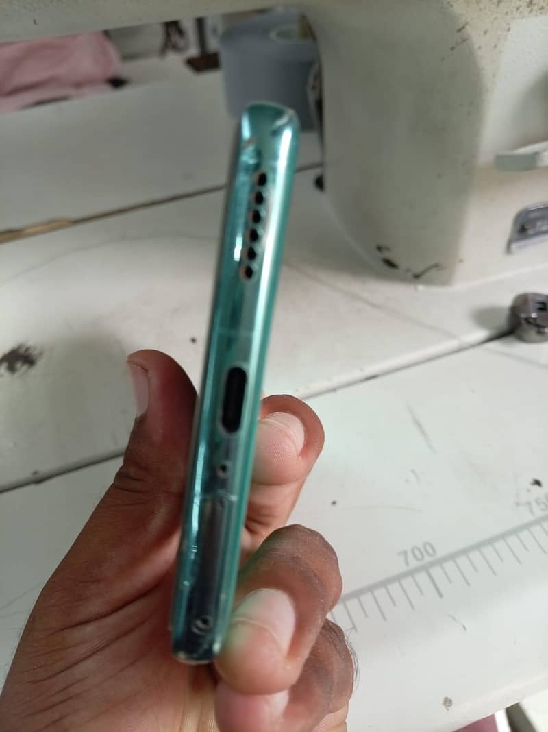 Tecno CAMON 40 1