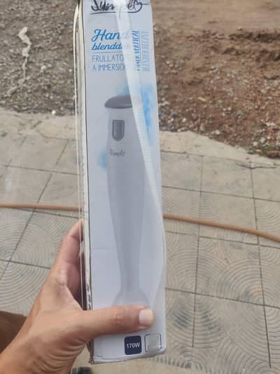 HAND BLENDER