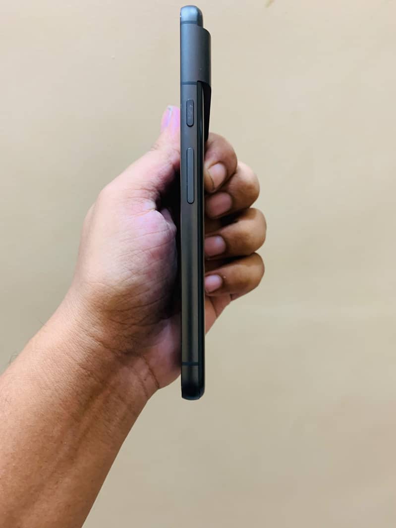 Google Pixel 8 6