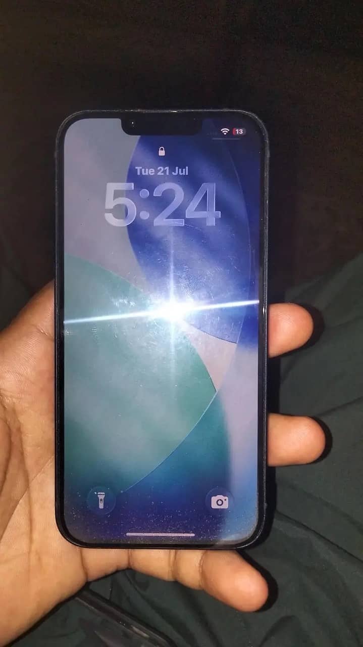 Apple iPhone 13 0