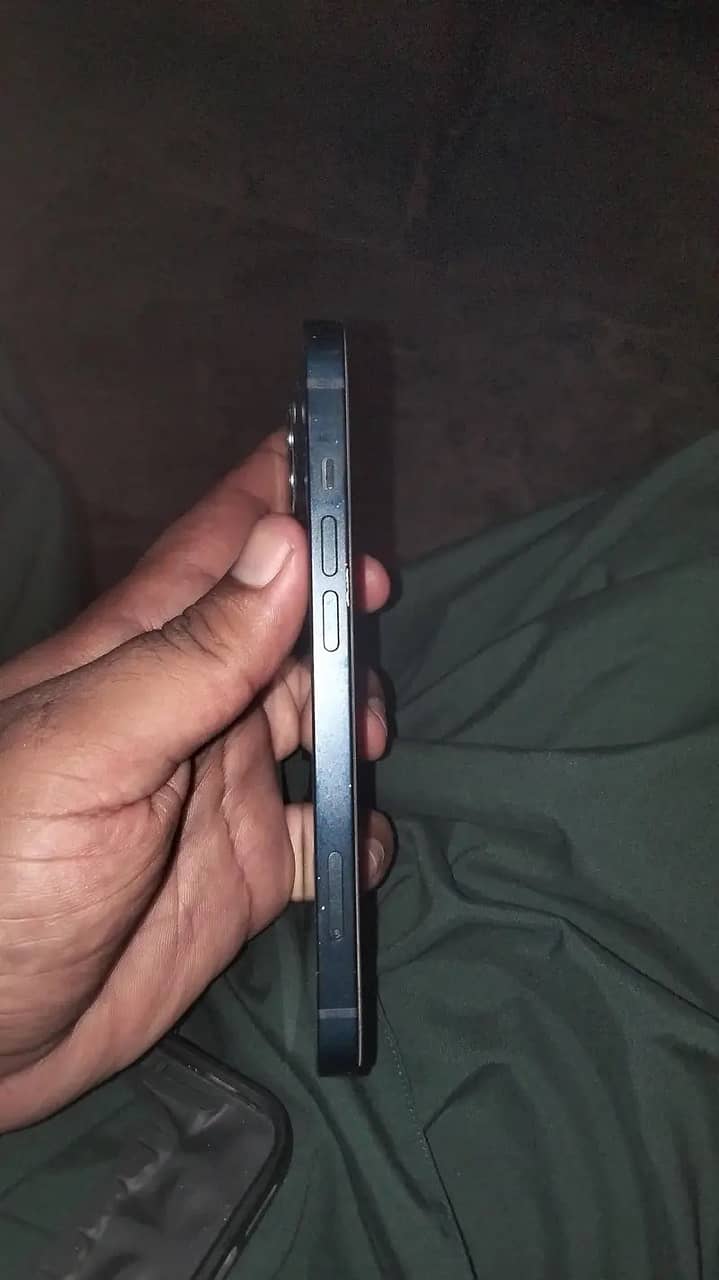 Apple iPhone 13 1